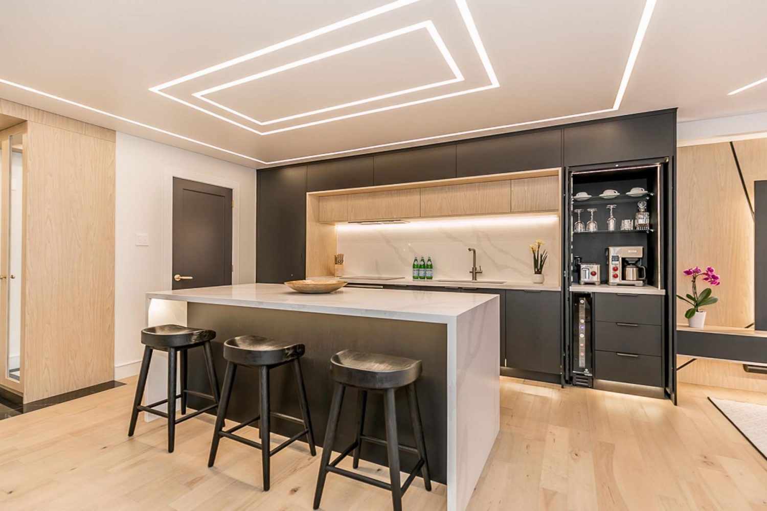 Stretch ceiling installation